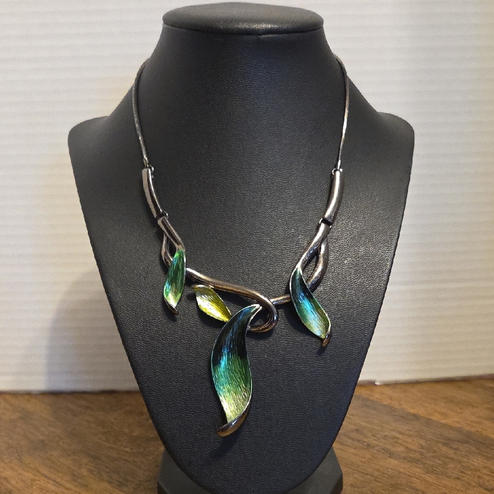 Unique Dark Silver Tone Twisted Leaf Statement Necklace